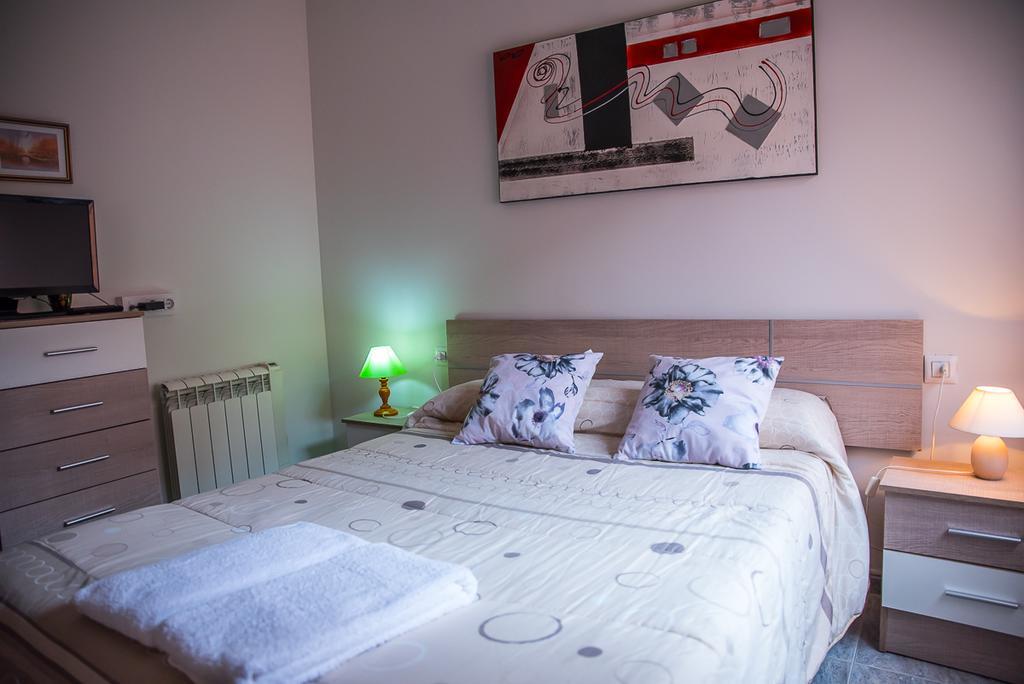 Apartamento Rincon Del Salvador 2 Plasencia Bagian luar foto
